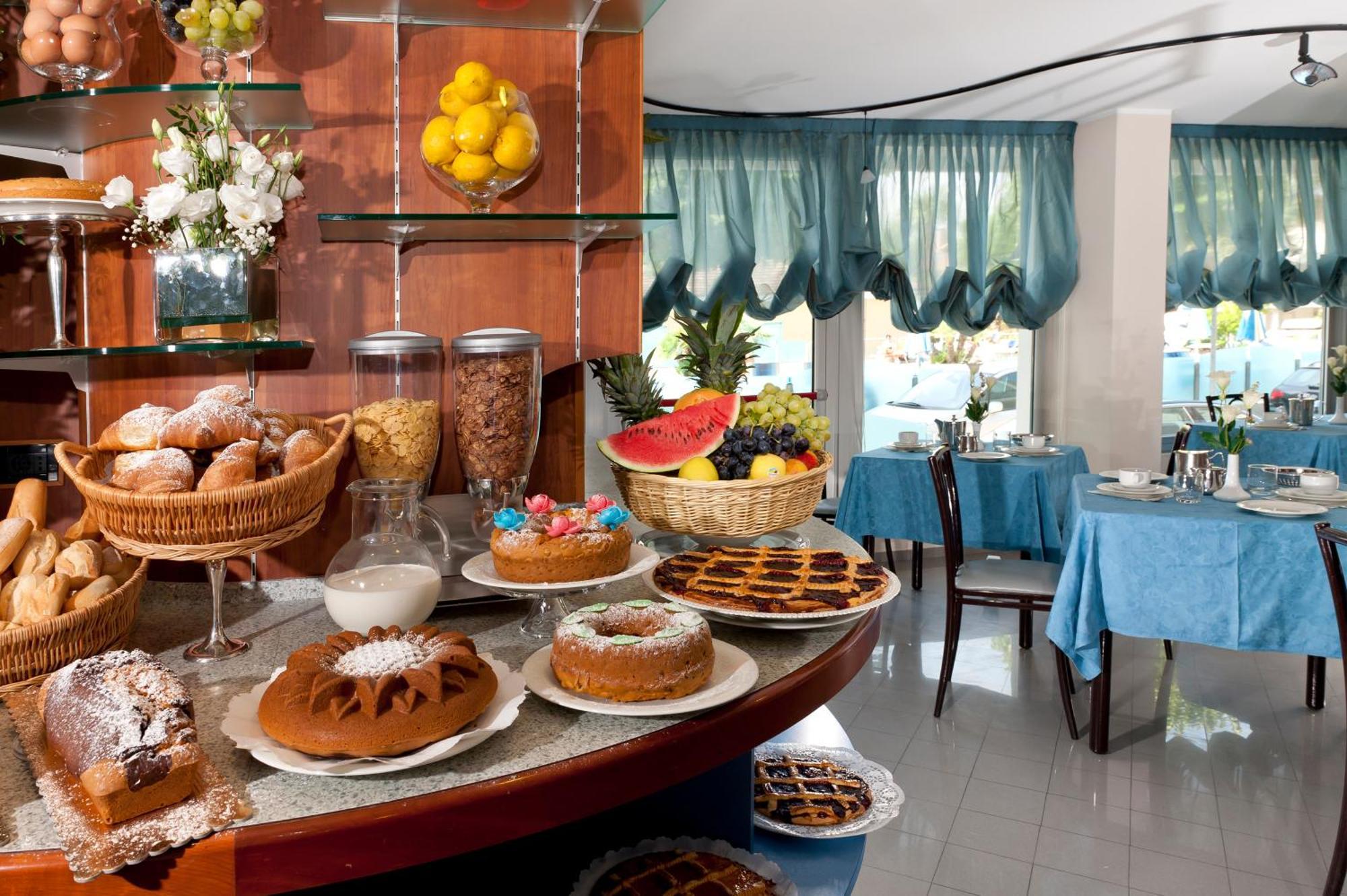 Hotel Paris Resort 벨레지아아지마리나 외부 사진