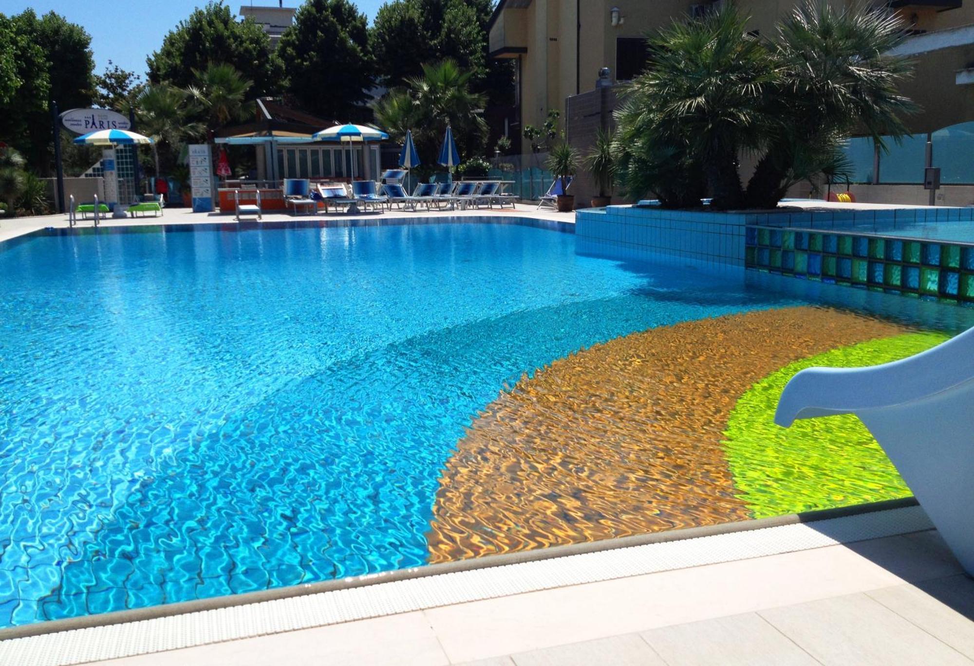Hotel Paris Resort 벨레지아아지마리나 외부 사진